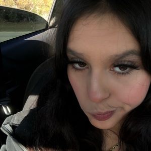 Meet your Posher, Dayzi kay